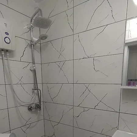 Navan Hotel *